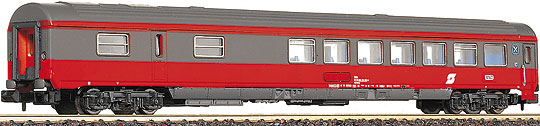 Eurofima dining car<br /><a href='images/pictures/Roco/24478.jpg' target='_blank'>Full size image</a>